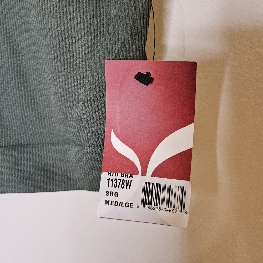 CAPEZIO Safari Green Seamless Ribbed Bra Top Medium/Large Dance Activewear NWT - Picture 6 of 8